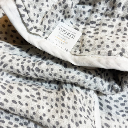 Giggles Grey